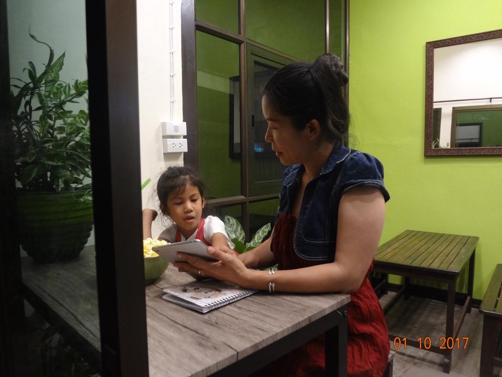 Sarabu Guest House Chiang Mai Bagian luar foto